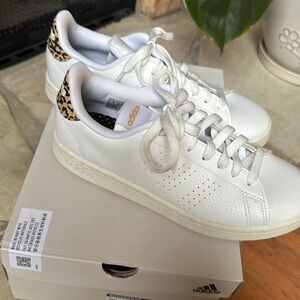 Adidas women’s Advantage sneakers cheetah